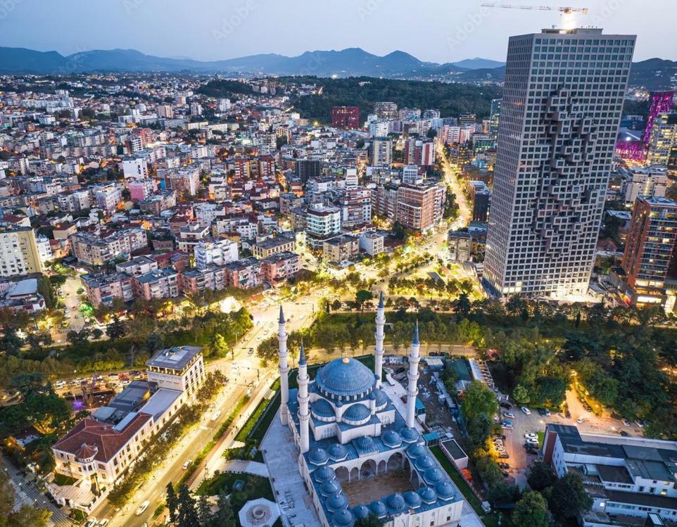 Ayso Inn Tirana City Center Buitenkant foto